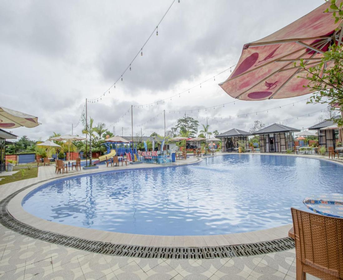 Dna Fun Zone Pekanbaru Exterior photo