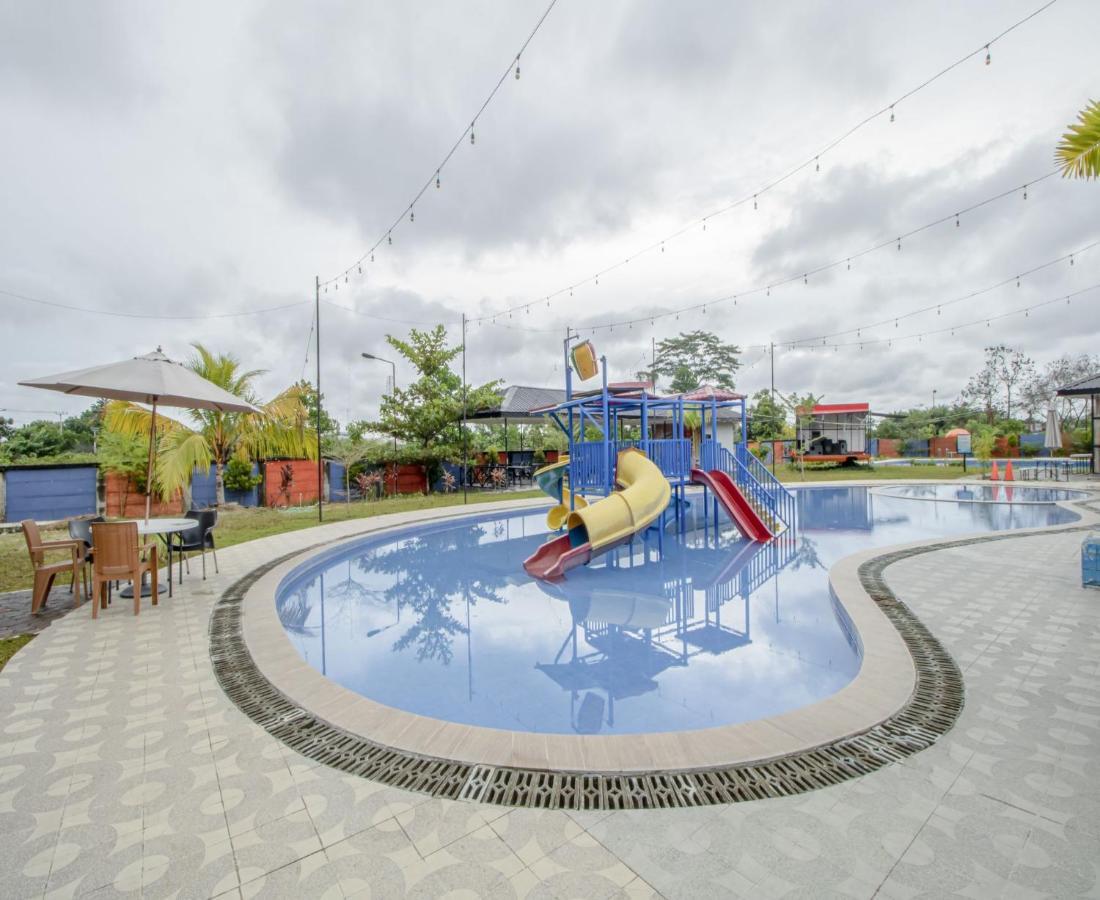 Dna Fun Zone Pekanbaru Exterior photo