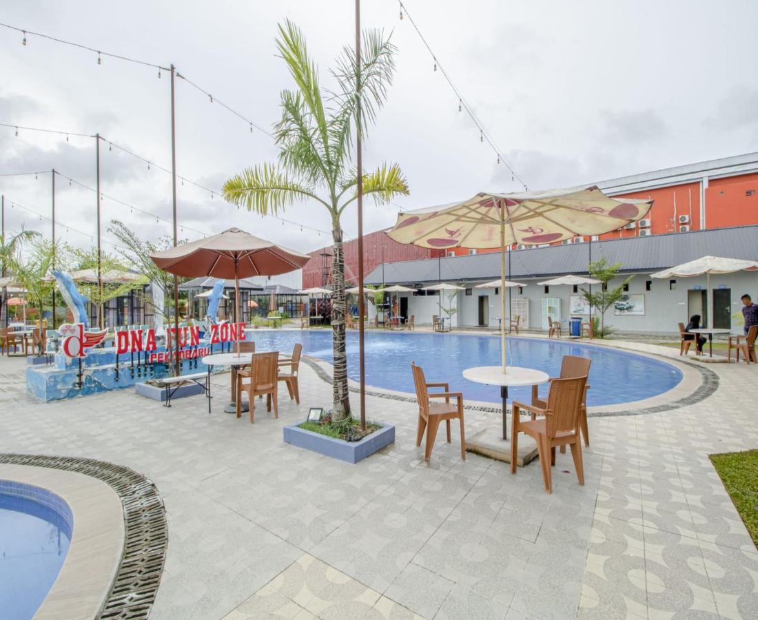 Dna Fun Zone Pekanbaru Exterior photo